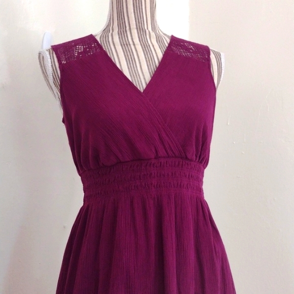 Eddie Bauer Magenta V-neck Fit & Flare Knee Length Dress Size 2 - Picture 2 of 14
